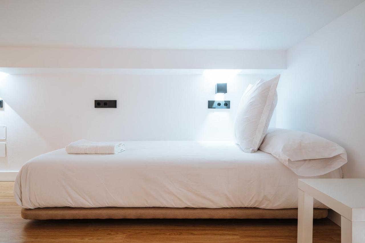 Apartamentos Montevideo 6 Sevilla Kültér fotó