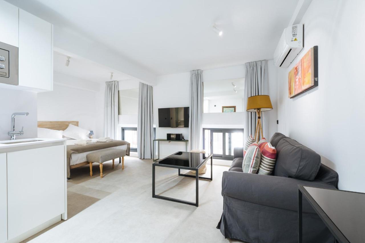 Apartamentos Montevideo 6 Sevilla Kültér fotó