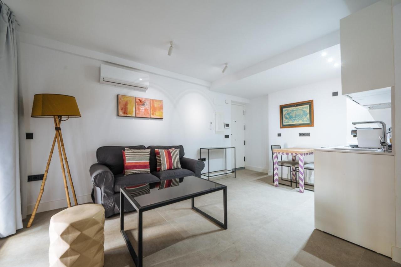 Apartamentos Montevideo 6 Sevilla Kültér fotó