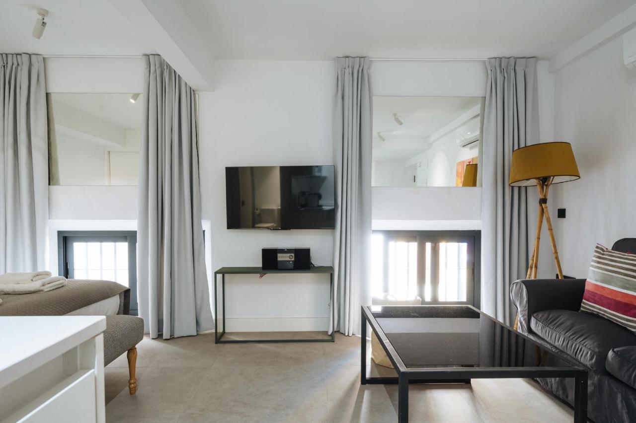 Apartamentos Montevideo 6 Sevilla Kültér fotó