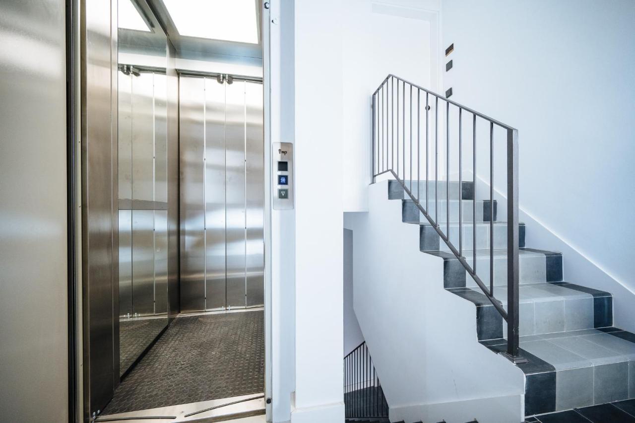 Apartamentos Montevideo 6 Sevilla Kültér fotó