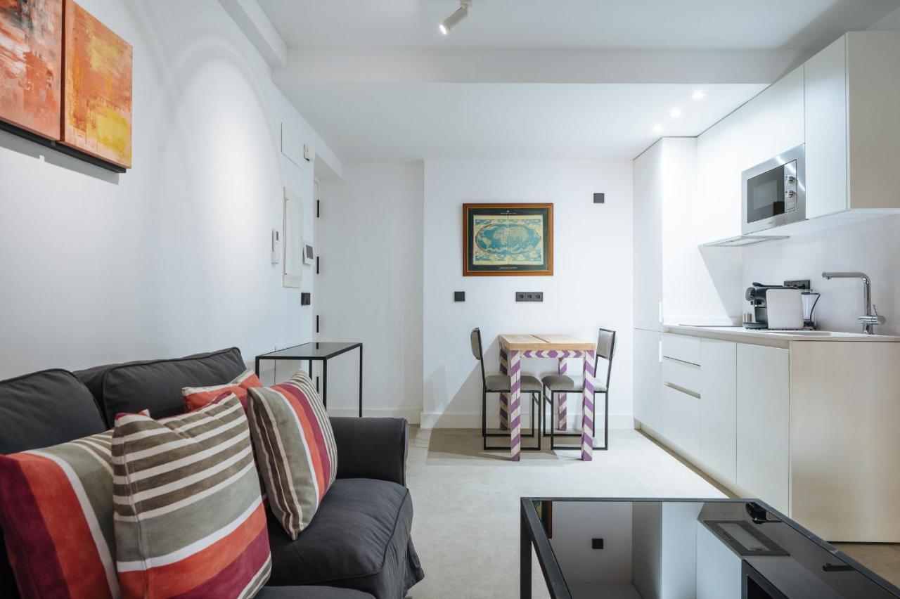 Apartamentos Montevideo 6 Sevilla Kültér fotó