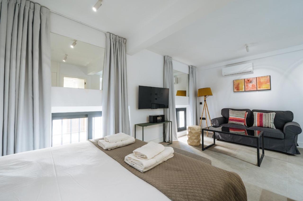 Apartamentos Montevideo 6 Sevilla Kültér fotó