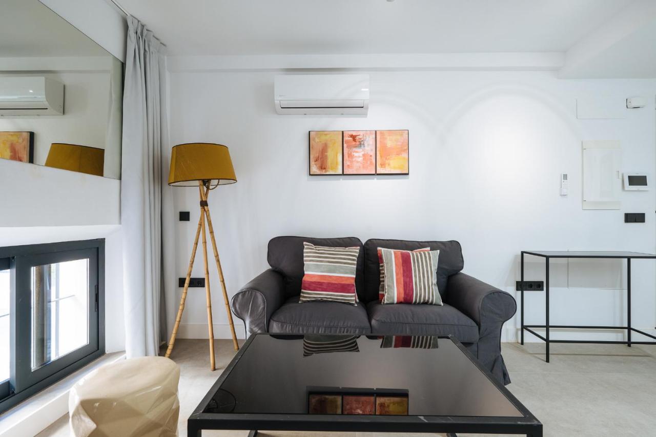 Apartamentos Montevideo 6 Sevilla Kültér fotó