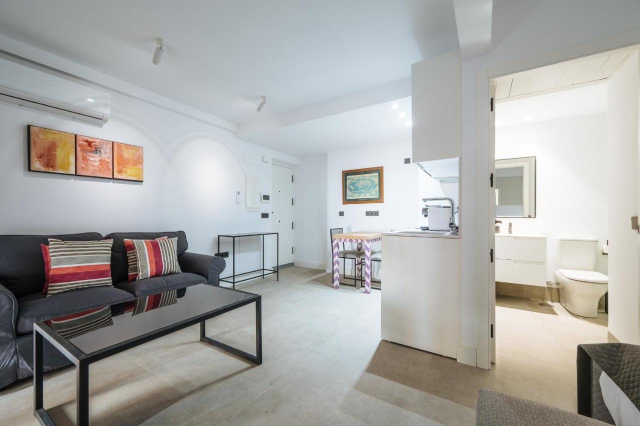 Apartamentos Montevideo 6 Sevilla Kültér fotó