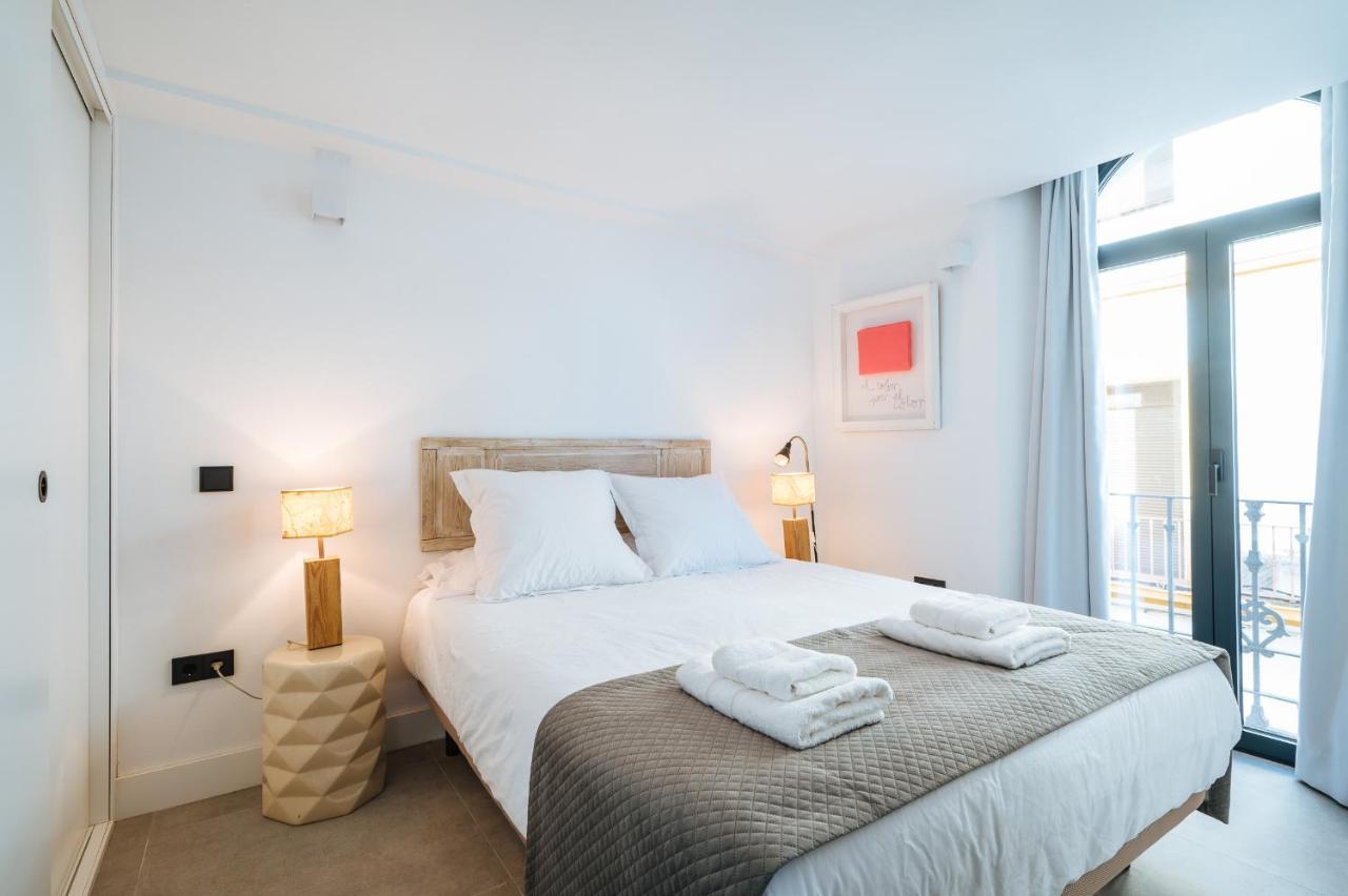 Apartamentos Montevideo 6 Sevilla Kültér fotó
