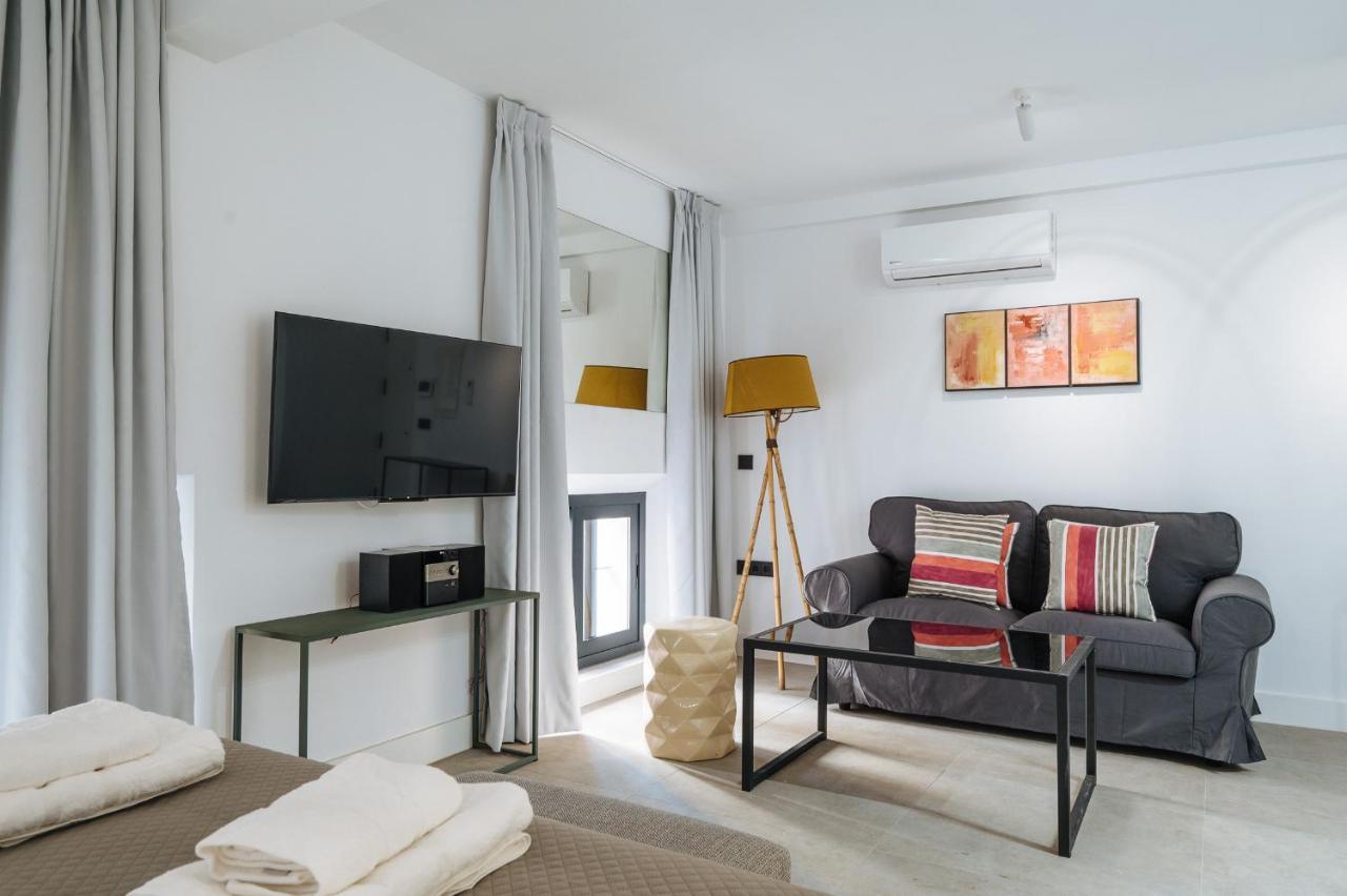 Apartamentos Montevideo 6 Sevilla Kültér fotó
