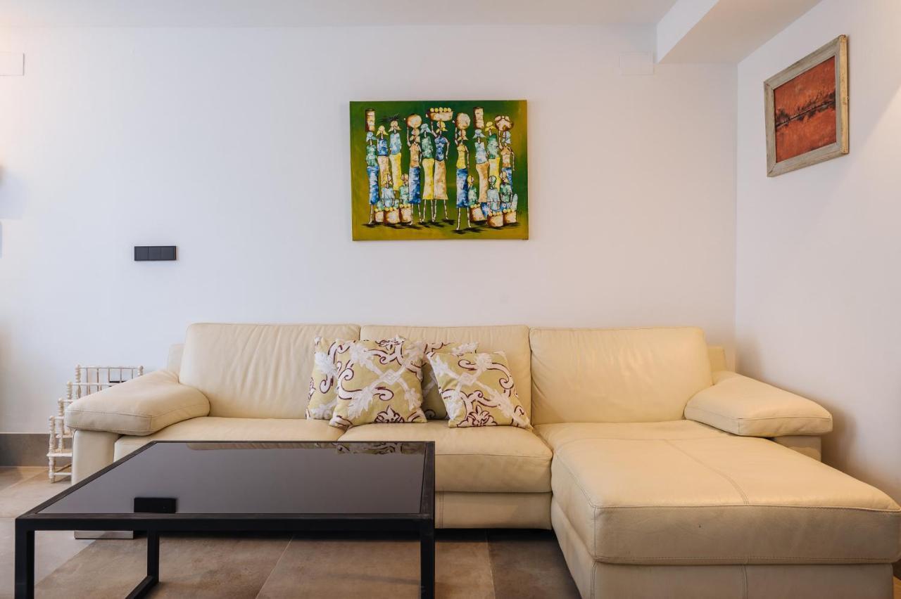 Apartamentos Montevideo 6 Sevilla Kültér fotó