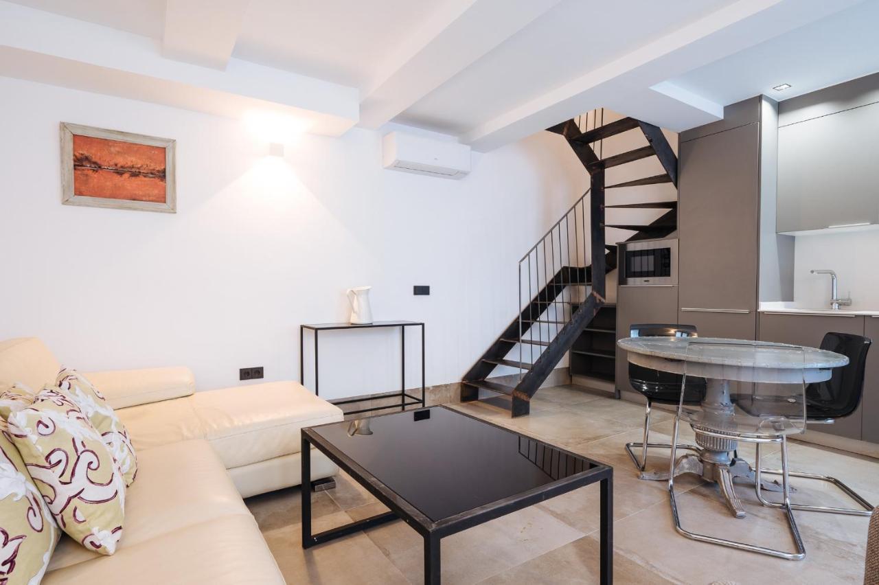 Apartamentos Montevideo 6 Sevilla Kültér fotó