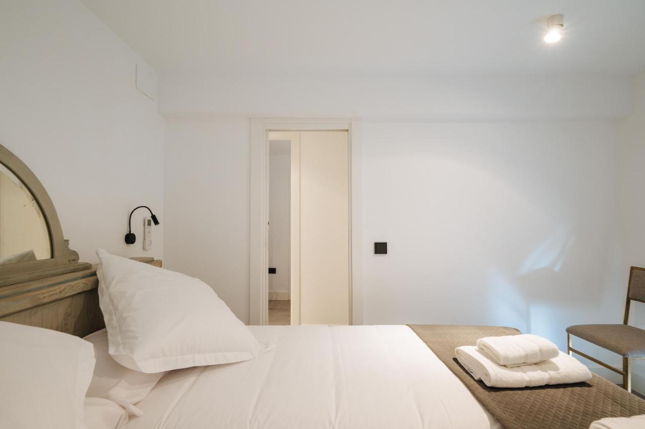 Apartamentos Montevideo 6 Sevilla Kültér fotó